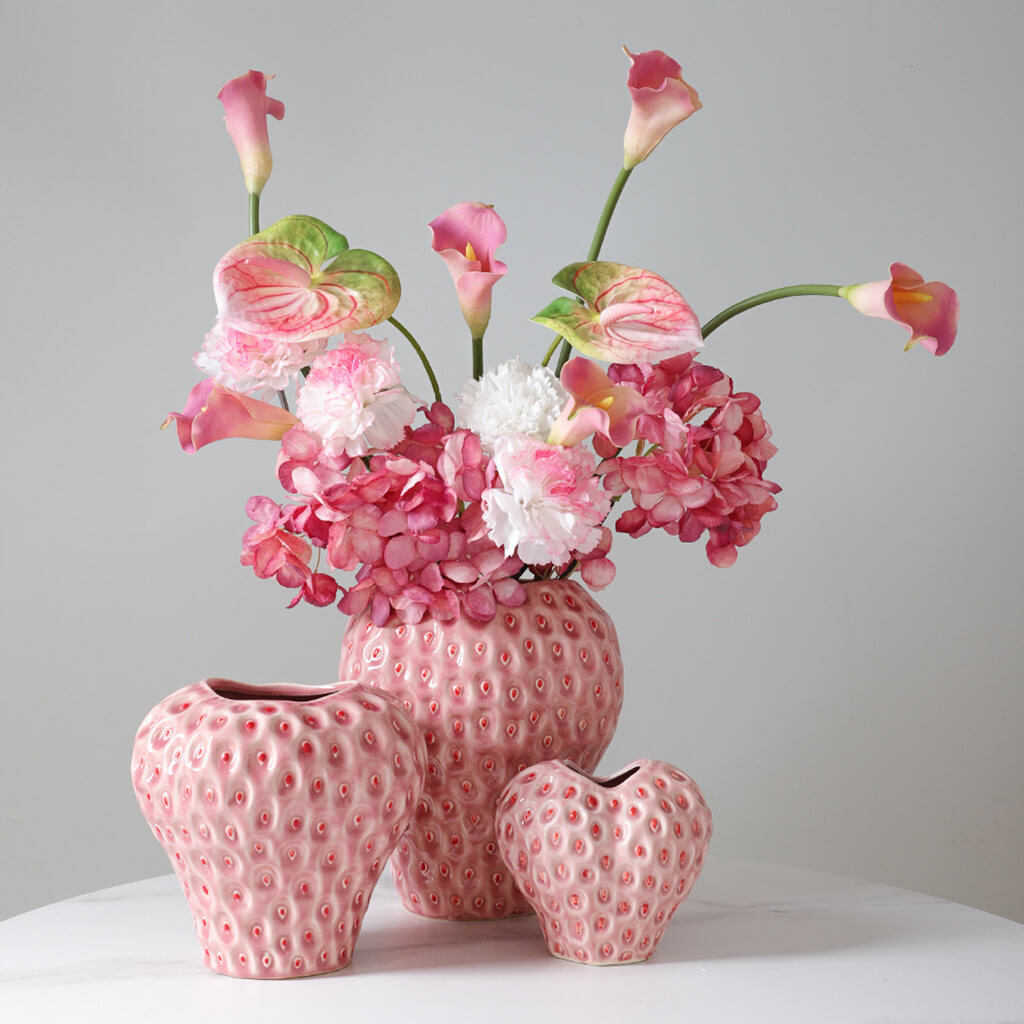 Strawberry-structured ceramic vase