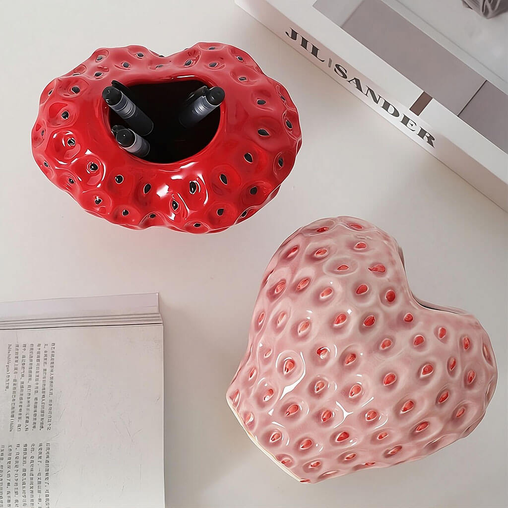 Strawberry-structured ceramic vase