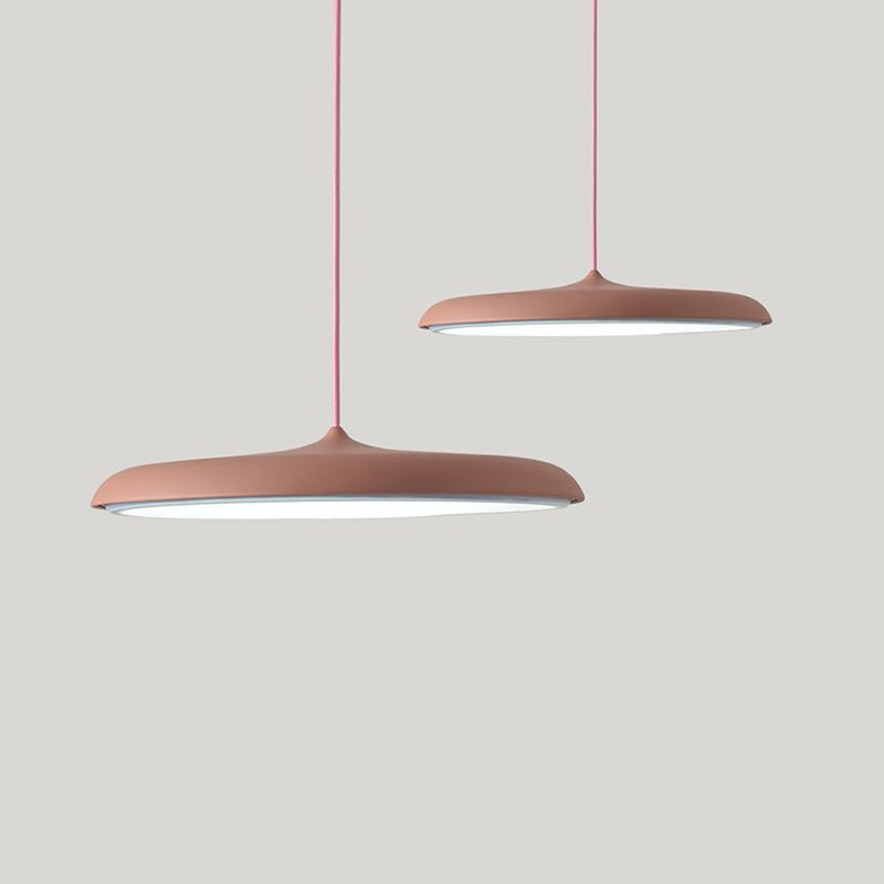 Elegant pendant lamp for a warm atmosphere at the table
