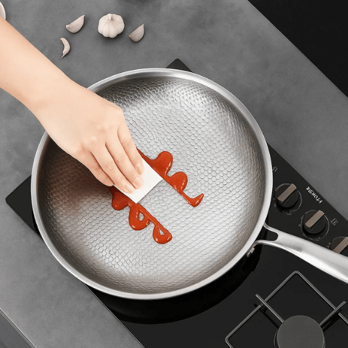PREMIUM PAN - High-quality titanium pan without coating for all hob types
