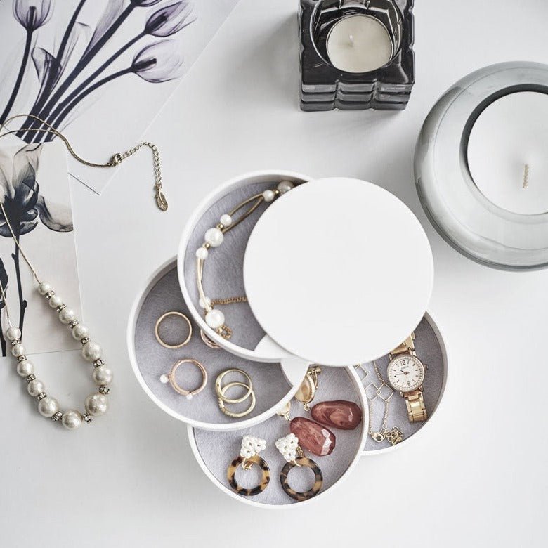Twist Around Jewelry Organizer