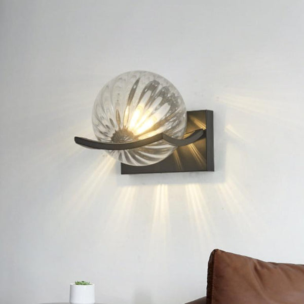Elegant wall lamp with LED technology