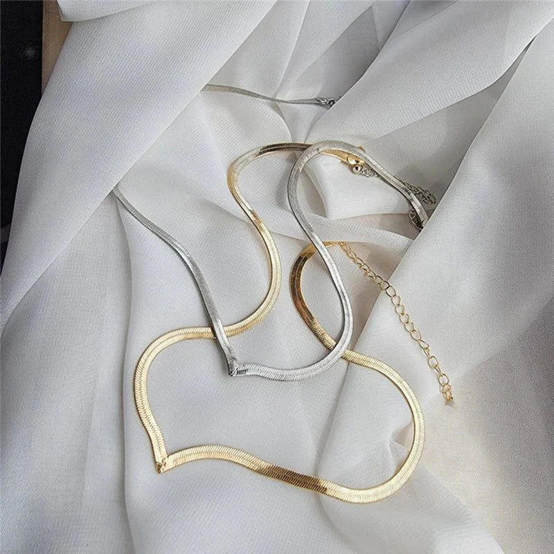 V Taper Herringbone Necklace