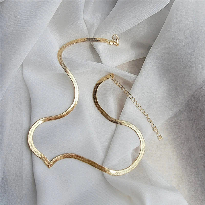 V Taper Herringbone Necklace