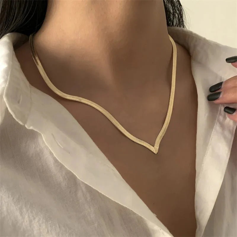 V Taper Herringbone Necklace