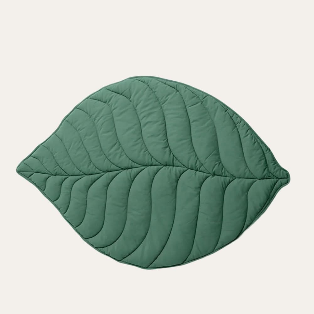 Stylish dog blanket in leaf shape with soft padding & versatile use