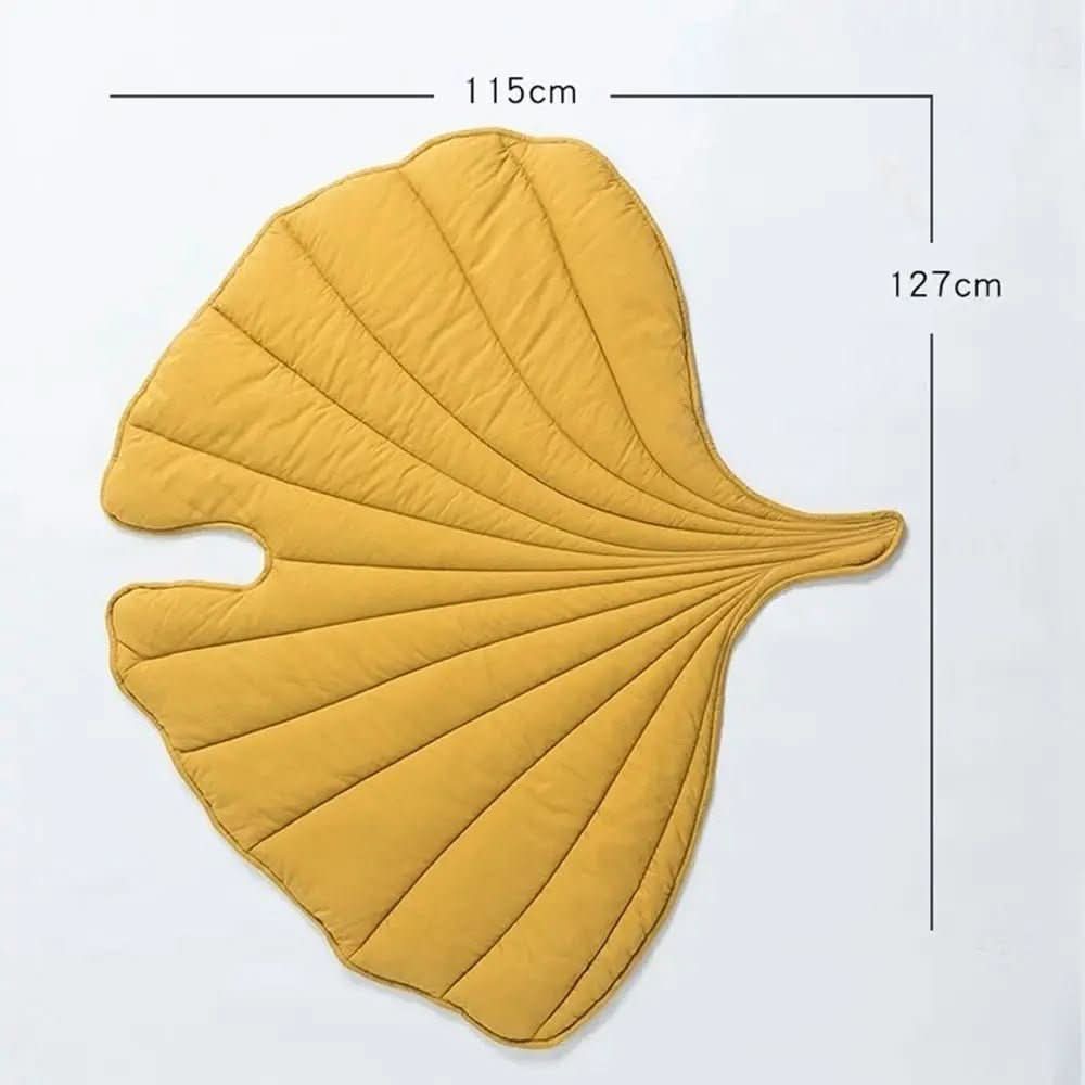Stylish dog blanket in leaf shape with soft padding & versatile use